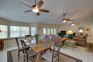 Interior - Dock & Lanai: Waterfront Home in Dunnellon (Dunnellon)