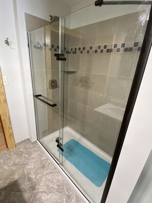 Shower, towels, soap, shampoo - Beautiful house on Camp Lake! (Iron River)