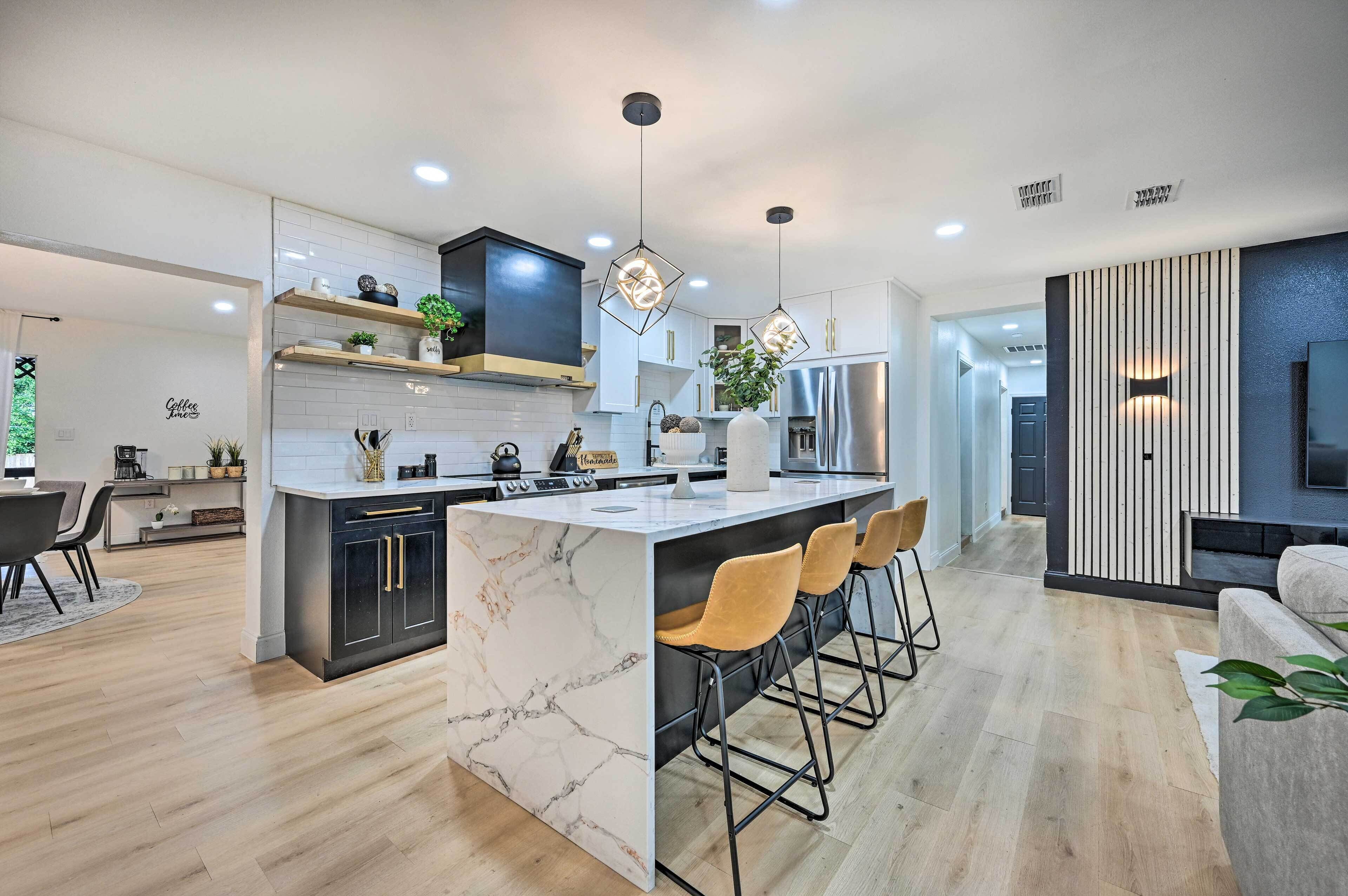 House (6 Bedrooms) | Interior