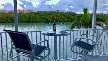 Apartment (2 Bedrooms) | Property grounds