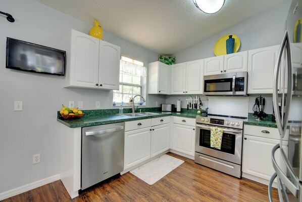 House (3 Bedrooms) | Interior