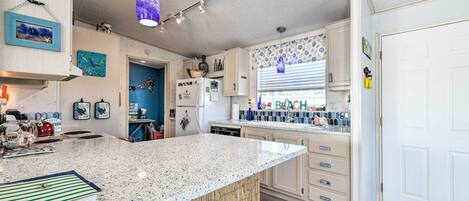 House (2 Bedrooms) | Interior