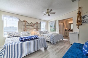 Interior - Homosassa River Home w/ Private Boat Ramp & Kayaks (Homosassa)