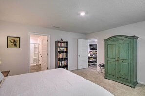 Interior - Musical Pensacola Home w/ Fire Pit + Grill! (Pensacola)