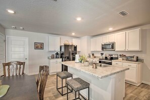 House (2 Bedrooms) | Interior - Musical Pensacola Home w/ Fire Pit + Grill! (Pensacola)