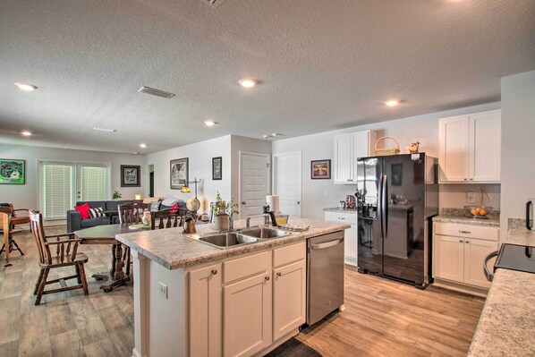 Interior - Musical Pensacola Home w/ Fire Pit + Grill! (Pensacola)