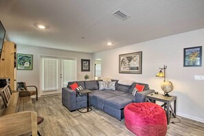 Interior - Musical Pensacola Home w/ Fire Pit + Grill! (Pensacola)