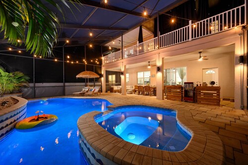 Stunning Thonotosassa Home ~ 7 Mi to Ocean!