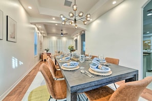 Interior - Stunning Thonotosassa Home ~ 7 Mi to Ocean! (Thonotosassa)