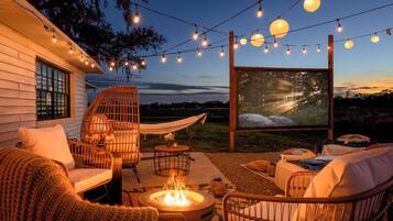 House (6 Bedrooms) | Interior