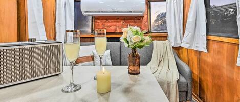 House (6 Bedrooms) | Interior