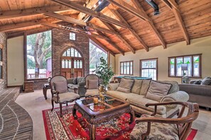 House (Multiple Bedrooms) | Front of property