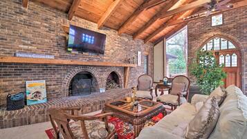 Casa (Multiple Bedrooms) | Interior