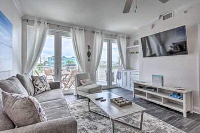 Dazzling Mexico Beach Condo - Walk to the Beach!