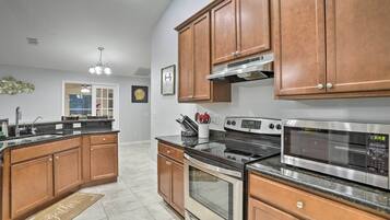 House (4 Bedrooms) | Interior