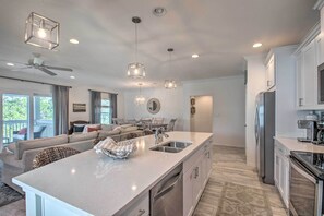 Lägenhet (4 Bedrooms) | Eget kök | Mikrovågsugn, ugn, spishäll och diskmaskin