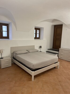 1 bedroom, free WiFi, bed sheets - Le Case Del Sole, Rustico 60sqm sea view and private garden, 2.5km from the sea (Verzi)