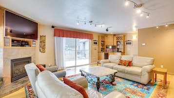 Apartment (3 Bedrooms) | Front of property