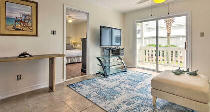 Fort Walton Beach Condo: Walk to Local Beach!