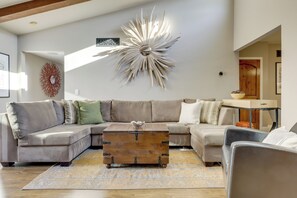Apartment (1 Bedroom) | Interior - Dtwn Palm Springs Condo: Bbq, Pool, Fire Pit, Etc! (Palm Springs)