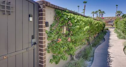Dtwn Palm Springs Condo: Bbq, Pool, Fire Pit, Etc!