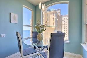Apartment (3 Bedrooms) | Interior - Oceanfront Corner-unit Condo on Perdido Key! (Pensacola)