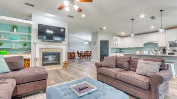 House (4 Bedrooms) | Front of property