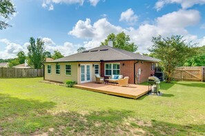 Interior - Spacious Home w/ Sunroom, 15 Mi to Pensacola! (Cantonment)