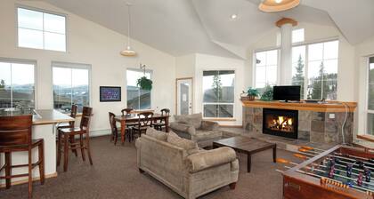 10 Mi to Keystone Slopes: Mtn-view Condo!