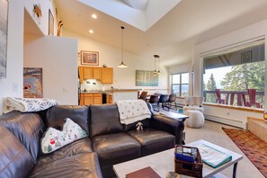 Apartment (3 Bedrooms) | Interior - 10 Mi to Keystone Slopes: Mtn-view Condo! (Silverthorne)