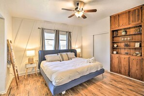 House (3 Bedrooms) | 3 bedrooms, laptop workspace, iron/ironing board, bed sheets - Desert Retreat w/ Backyard Oasis & Mtn Views! (Twentynine Palms)