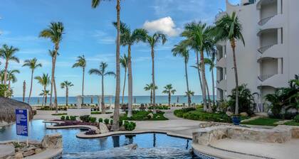 Beachfront Oasis in Cabo w/ Resort Amenities!