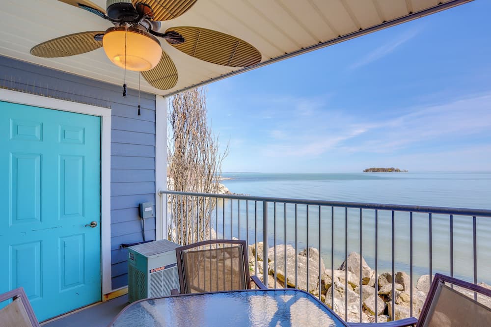 Waterfront Middle Bass Condo w/ Pool Access! - Put-in-Bay Township, OH