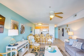 Apartment (1 Bedroom) | Interior - Waterfront Middle Bass Condo w/ Pool Access! (Put-in-Bay)