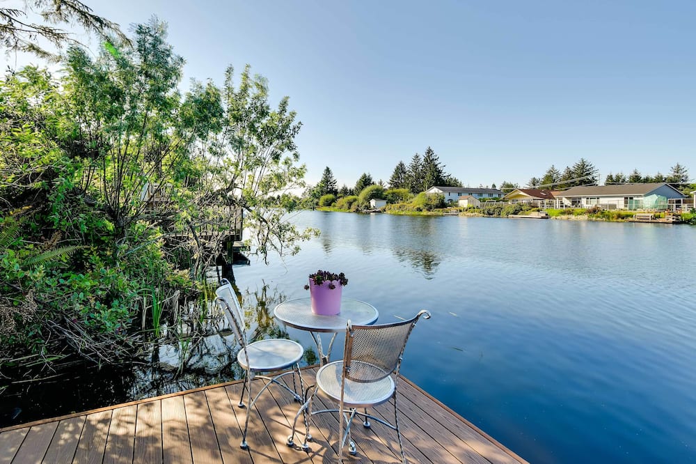 Ocean Shores Retreat w/ Porch & Canal Views! - Bay City, WA
