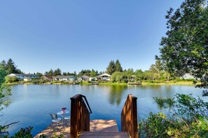 House (2 Bedrooms) | Interior - Ocean Shores Retreat w/ Porch & Canal Views! (Ocean Shores)