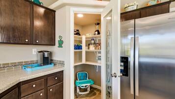 ํ์ฐ์ค (2 Bedrooms) | ๋ด๋ถ