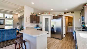 ํ์ฐ์ค (2 Bedrooms) | ๋ด๋ถ