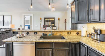 Lakefront Retreat w/ Kayaks, Paddle Boards & Deck!