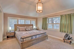 House (2 Bedrooms) | Interior - Cozy Skyforest Cabin ~ 1 Mi to Lake Arrowhead! (Skyforest)