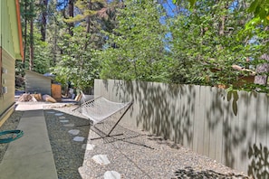 House (2 Bedrooms) | Interior - Cozy Skyforest Cabin ~ 1 Mi to Lake Arrowhead! (Skyforest)