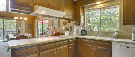 House (4 Bedrooms) | Interior