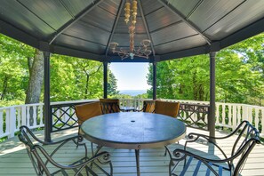 Interior - 'La Petite Chalet' w/ Views in Blue Ridge Mtns! (Marion)