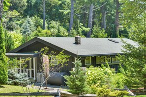 Interior - 'La Petite Chalet' w/ Views in Blue Ridge Mtns! (Marion)
