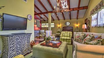 Cottage (2 Bedrooms) | Interior