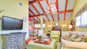 Cottage (2 Bedrooms) | Interior
