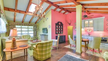 Cottage (2 Bedrooms) | Front of property