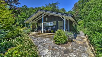 Cottage (2 Bedrooms) | Interior