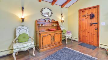 Cottage (2 Bedrooms) | Interior