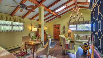 Cottage (2 Bedrooms) | Interior